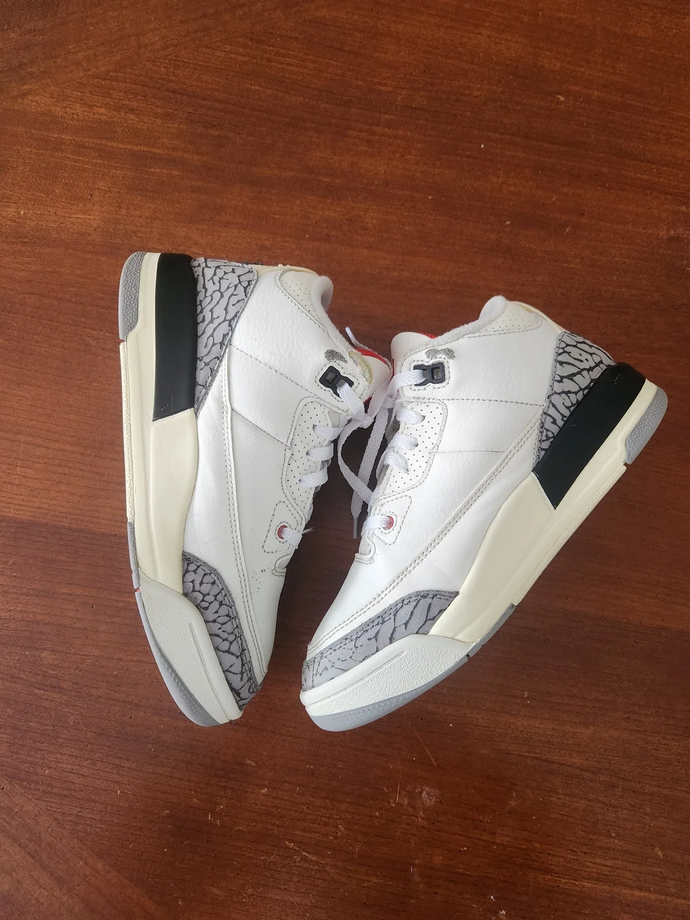 Jordan Retro 3s Size 3 Youth Used